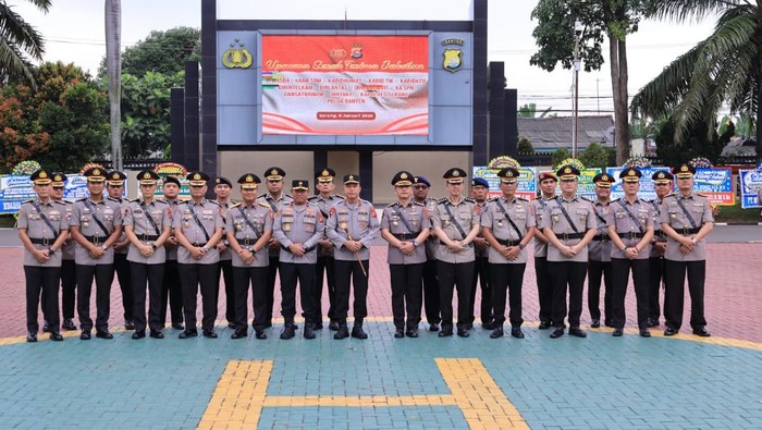 Simak daftar lengkap mutasi dan Sertijab Pejabat Utama (PJU) serta Kapolres di jajaran Polda Banten per Januari 2026 untuk stabilitas keamanan wilayah.