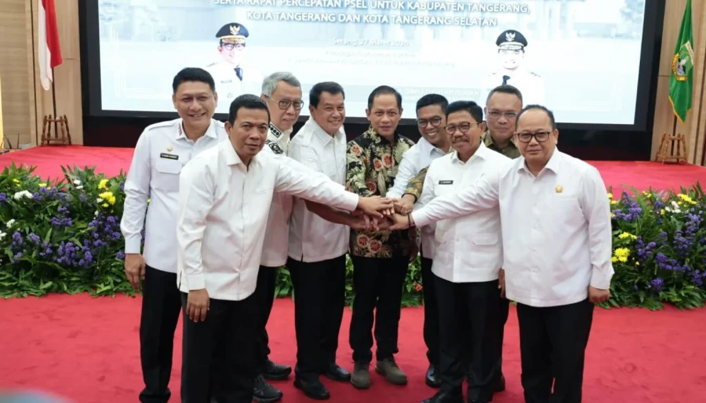 Penandatanganan perjanjian kerja sama pembangunan PSEL antara KLH/BPLH, Pemprov Banten, dan Pemerintah Daerah Serang Raya.