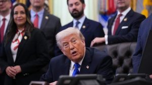 Presiden AS Donald Trump memberikan konferensi pers terkait perkembangan negosiasi dan situasi militer terkini dengan Iran di Gedung Putih.