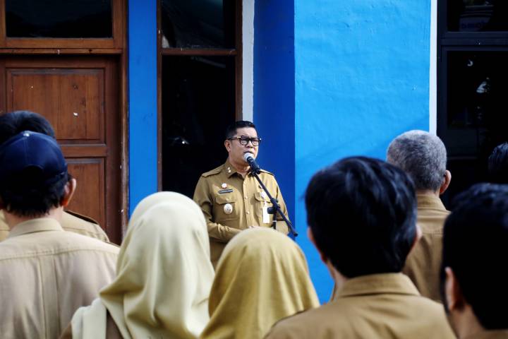 Wakil Wali Kota Tangerang H. Maryono saat memberikan arahan terkait peningkatan pelayanan transportasi, pengelolaan PJU, dan pemanfaatan teknologi transportasi di Kota Tangerang