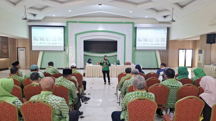 Dinkes Kota Tangerang bersama FKTS melakukan verifikasi program kecamatan dan kelurahan sehat.
