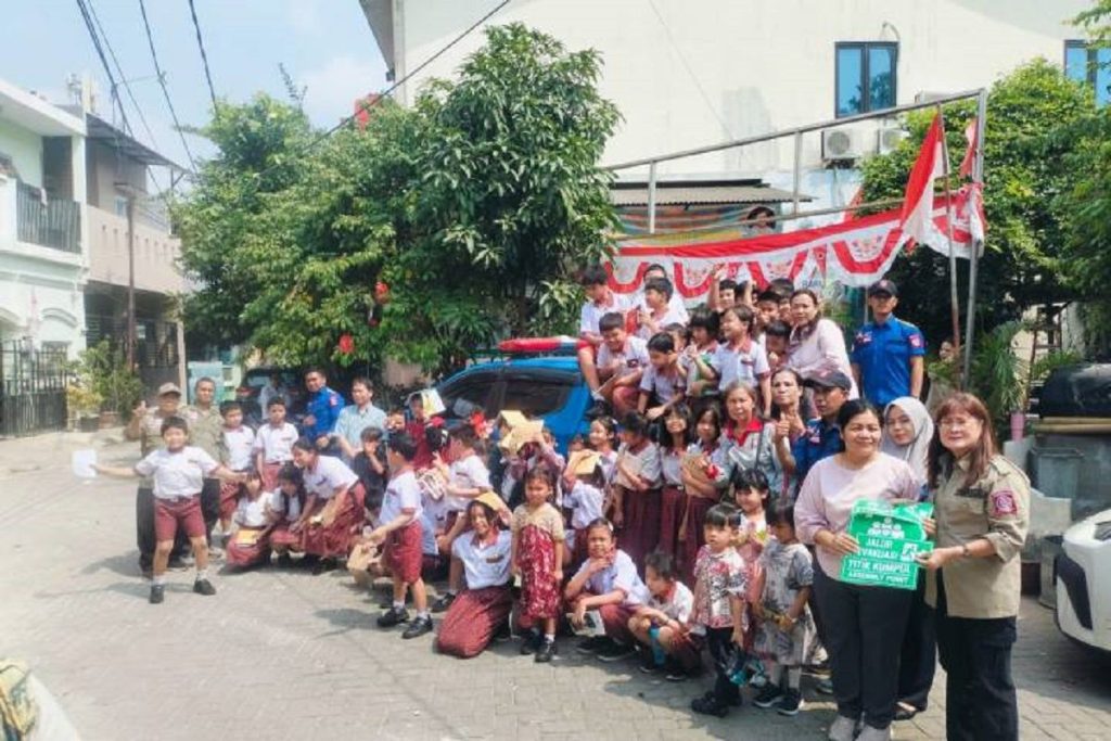 Anak-anak mengikuti edukasi dan simulasi mitigasi bencana yang digelar Tagana Kota Tangerang.