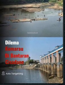 Wali Kota Tangerang Sachrudin bersama jajaran direksi PDAM Tirta Benteng menggunakan perahu karet menyusuri sedimen Sungai Cisadane yang mendangkal.